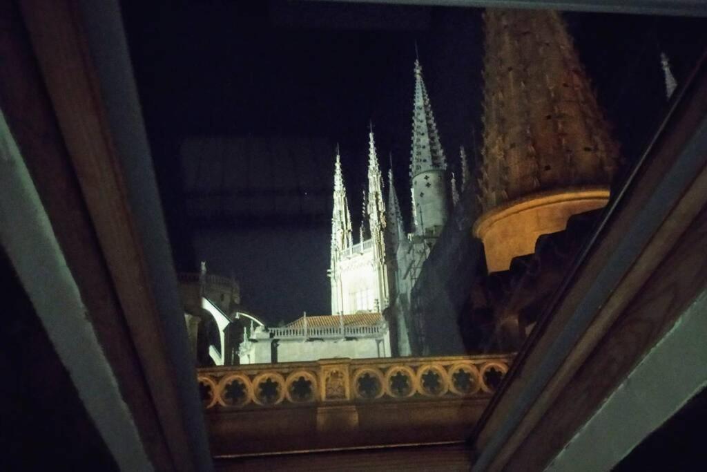 Buhardilla Con Vistas A La Catedral Apartman Burgo Kültér fotó