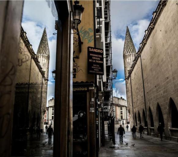 Buhardilla Con Vistas A La Catedral Apartman Burgo Kültér fotó
